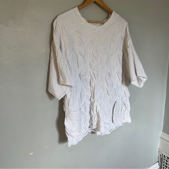27 Aug A.M. Textured White Oversized Tunic Top – Size X-Large. ONE OF A KIND - Picture 6 of 13